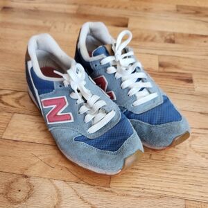 New Balance 696 Blue and Pink Sneakers